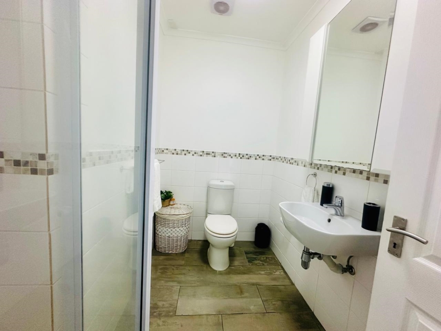 To Let 3 Bedroom Property for Rent in Big Bay Western Cape